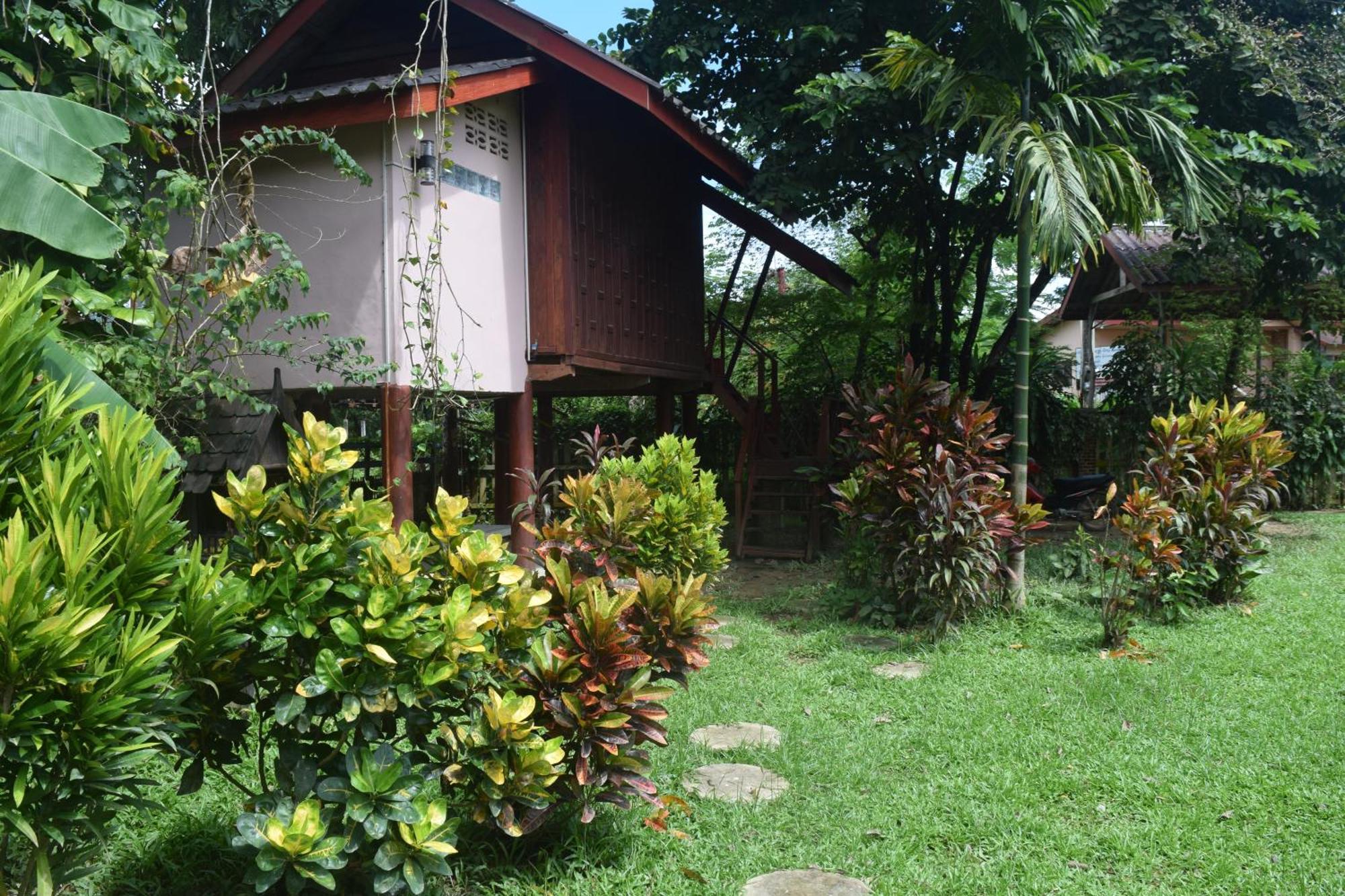 Namsong Bridge Bungalows Vang Vieng Exterior photo